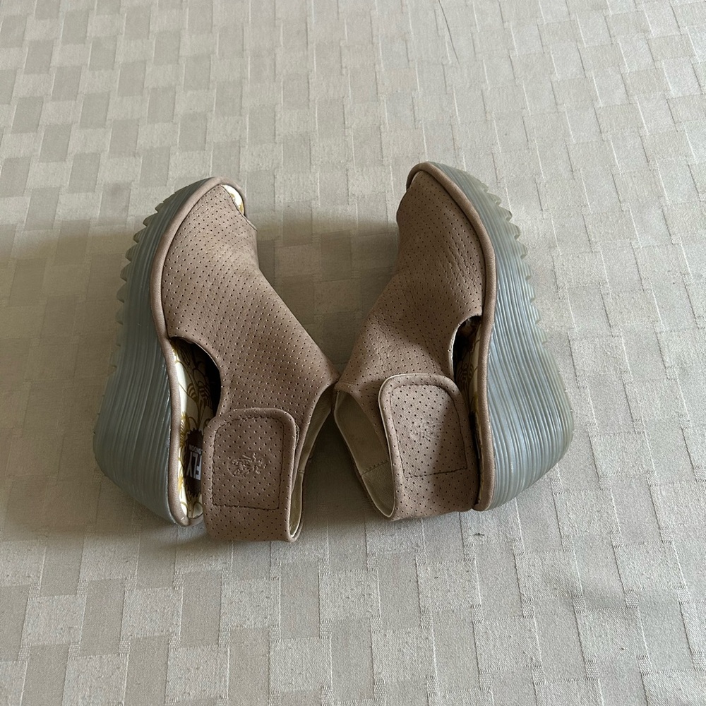 Fly London Ankle Bootie Wedge Slingback Perforated Sandals - Picture 7 of 14